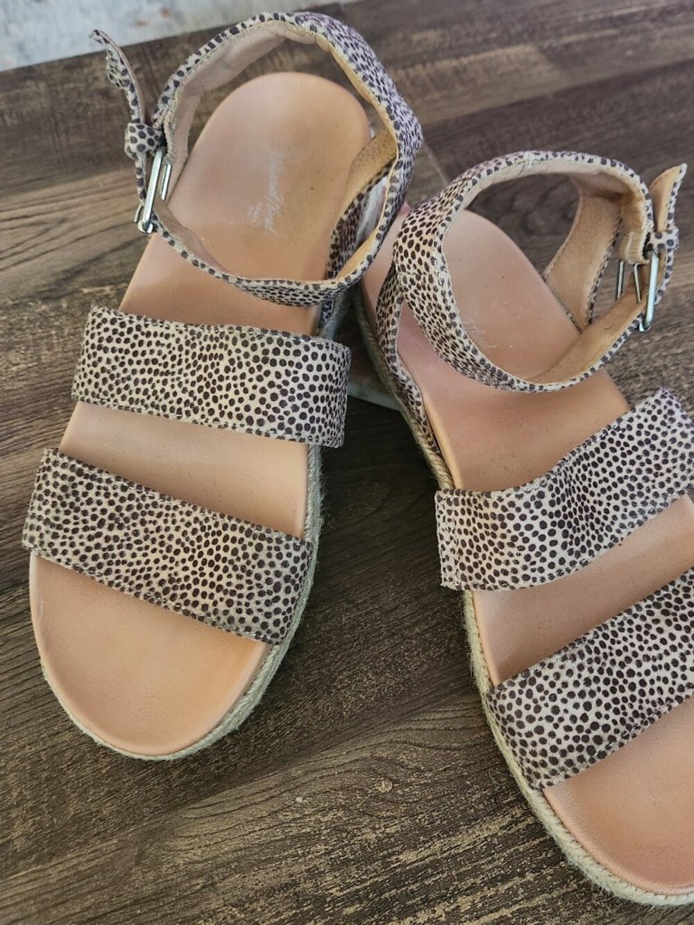 Universal Thread Annie platform sandals: leopard print - size 9 womens